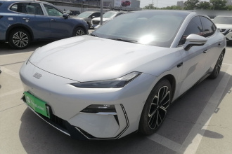 吉利银河 银河E8 2025款 700km 远航智驾版