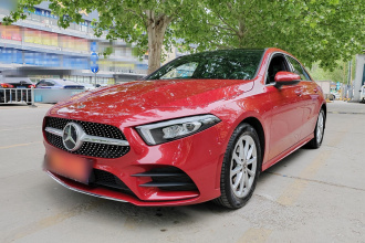 奔驰A级 2022款 改款 A 200 L 运动轿车时尚型