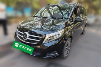 奔驰V级 2017款 V 260 L 尊贵加长版
