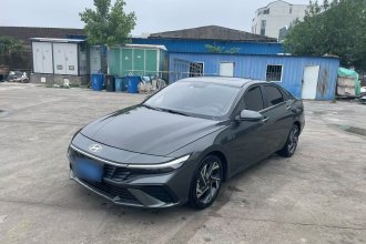 现代 伊兰特 2023款 1.5L CVT LUX尊贵版