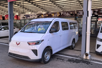 五菱汽车 五菱扬光 2026款 330km 客车版舒适型