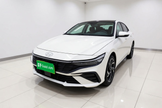 现代 伊兰特 2023款 1.5L CVT LUX尊贵版