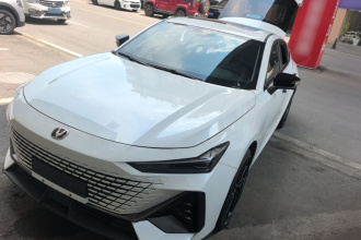 长安UNI-V 智电iDD 2023款  智电iDD 1.5T 113km智趣型