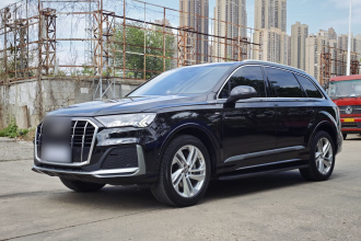 奥迪Q7 2021款 45 TFSI quattro S line运动型