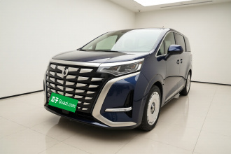 腾势D9 2024款 DM-i 980 四驱旗舰型