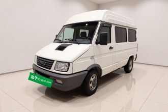 依维柯得意 2017款 2.5T A35客车5-7座47Z5