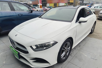 奔驰A级 2022款 A 180 L 运动轿车