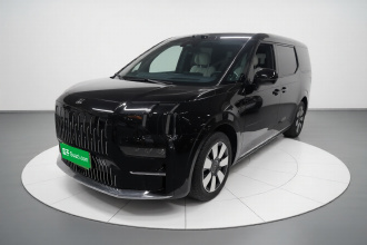 极氪009 2024款 七座过道版四驱 108kWh