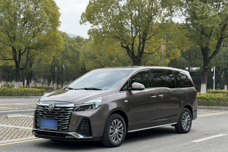 别克GL8 2023款 陆上公务舱 尊贵型