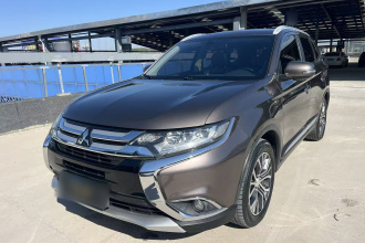 三菱 欧蓝德 2018款 2.4L 四驱豪华版 7座