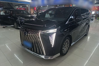 广汽传祺 传祺M8 2023款 宗师系列 双擎 至尊版