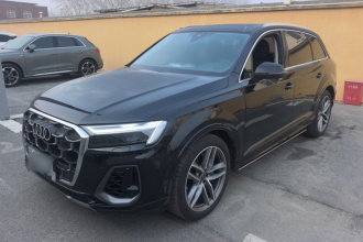 奥迪Q7 2024款 55 TFSI quattro S line运动型