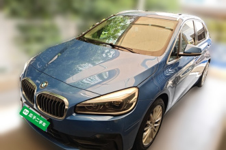 宝马2系旅行车 2019款 218i 领先型