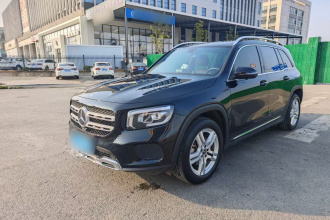 奔驰GLB 2023款 GLB 200 动感型