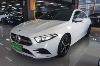 奔驰A级 2022款 改款二 A 200 L 运动轿车时尚型