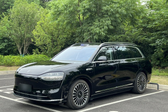 鸿蒙智行 问界M9 2025款 增程 Ultra版 52kWh 6座版 (192线激光雷达）