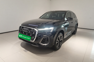 奥迪Q7 2025款 55 TFSI quattro S line运动型