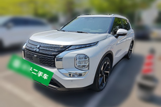 三菱 欧蓝德 2023款 1.5T CVT两驱尊享版 5座