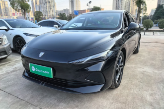 荣威D7 2023款 DMH 125km 超越版