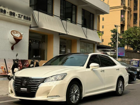 丰田 皇冠 2017款 2.0T 运动版