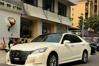 丰田 皇冠 2017款 2.0T 运动版