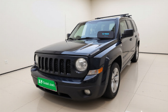 Jeep 自由客 2014款 2.4L 运动版