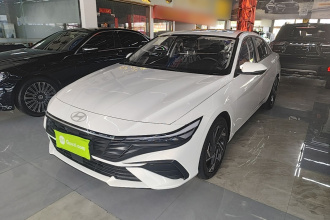 现代 伊兰特 2023款 1.5L CVT LUX尊贵版