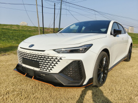 长安UNI-V 2024款 2.0T 经典运动型