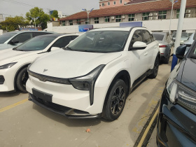 哪吒汽车 哪吒U 2022款 智400 三元锂