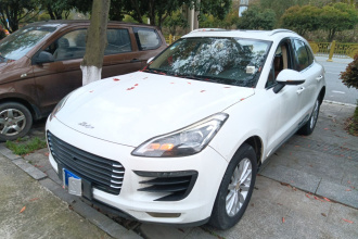 众泰SR9 2017款 2.0T 手动极致之光版