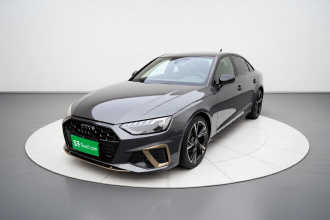 奥迪A4L 2024款 40 TFSI quattro RS套件燃速型