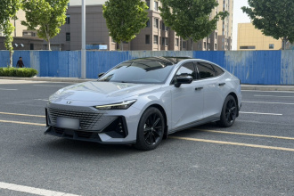 长安UNI-V 2022款 1.5T 尊贵型