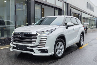 丰田 汉兰达 2024款 2.5L智能电混双擎两驱精英版 5座