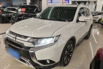 三菱 欧蓝德 2020款 2.4L 四驱致享版 5座