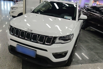 Jeep 指南者 2019款 200T 自动家享四驱-互联大屏版