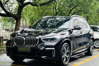宝马X5 2022款 改款 xDrive 40Li M运动套装