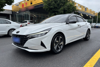 现代 伊兰特 2021款 1.5L CVT LUX尊贵版