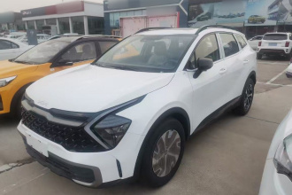 起亚 狮铂拓界 2025款 1.5T 两驱尊贵版