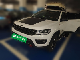 Jeep 指南者 2017款 200TS 自动高性能四驱版