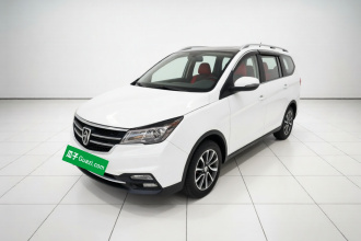 宝骏730 2019款 1.5L 手动时尚型 7座 国VI