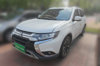三菱 欧蓝德 2019款 2.0L 两驱畅享版 5座 国VI