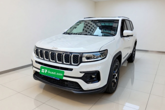 Jeep 大指挥官 2022款 2.0T 两驱精英版