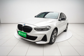 宝马1系 2022款 120i M运动曜夜版