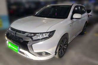 三菱 欧蓝德 2021款 改款 2.0L 两驱畅行版 5座