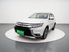 三菱 欧蓝德 2016款 2.4L 四驱精英版 5座