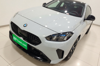 宝马2系 2025款 225L M运动曜夜套装