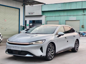 宝骏享境 2025款 插混 140km豪华版