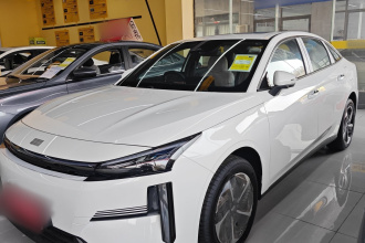 吉利银河 银河L6 2025款 EM-i 140km 探索+版