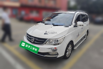 宝骏730 2016款 1.5L 手动豪华型 7座