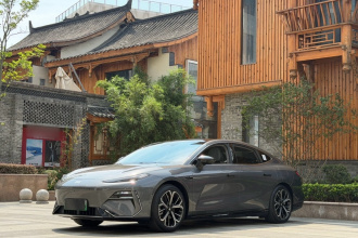 吉利银河 银河E8 2025款 700km 远航智驾版